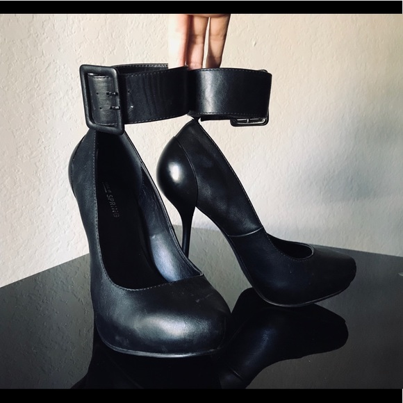 Call It Spring Shoes - Call It Spring black high heel pumps size 6